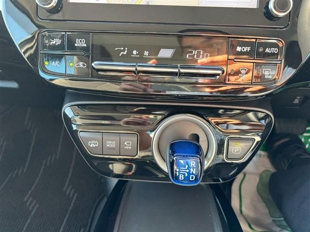 TOYOTA PRIUS PHV 2022 Image 31