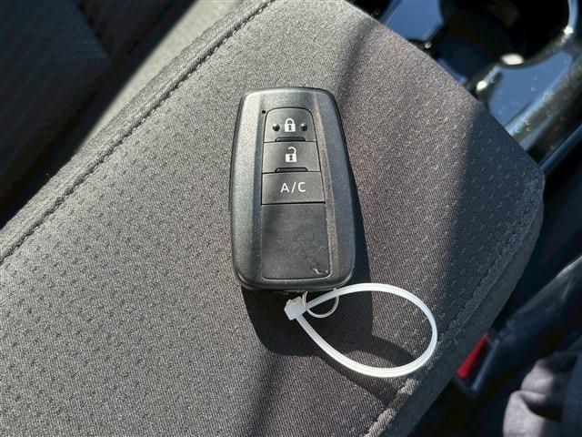 TOYOTA PRIUS PHV 2022 Image 31