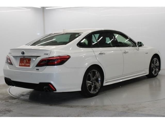 TOYOTA CROWN SEDAN HYBRID 2019 Image 31