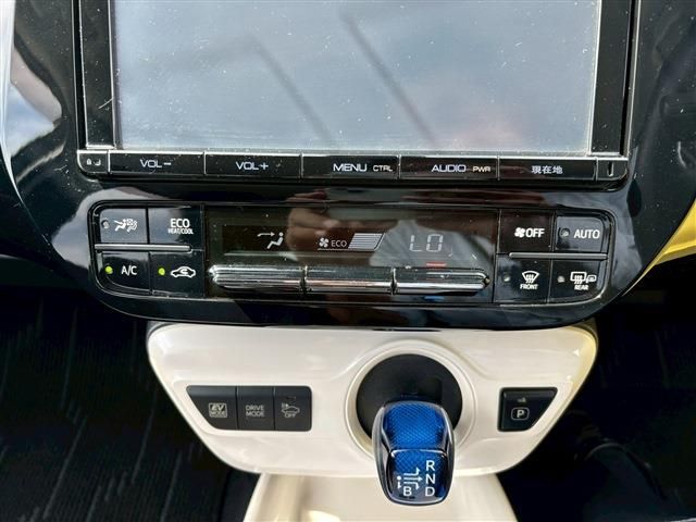 TOYOTA PRIUS 2016 Image 31