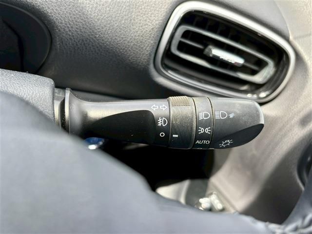 TOYOTA PRIUS 2016 Image 31