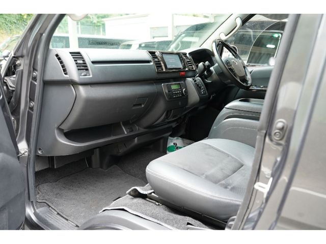 TOYOTA HIACE VAN 4WD 2016 Image 31