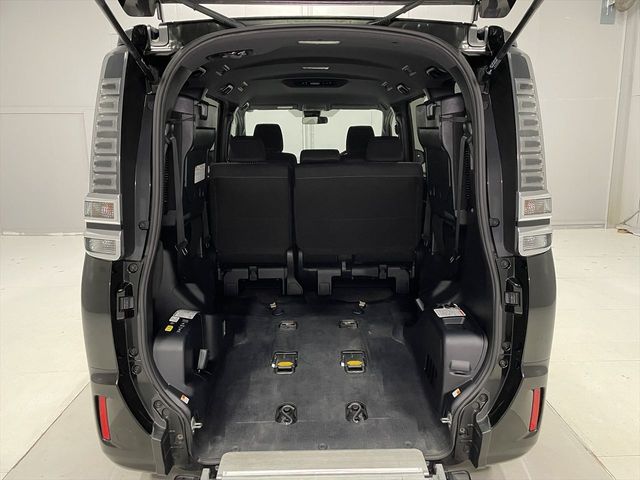 TOYOTA VOXY 2020 Image 31