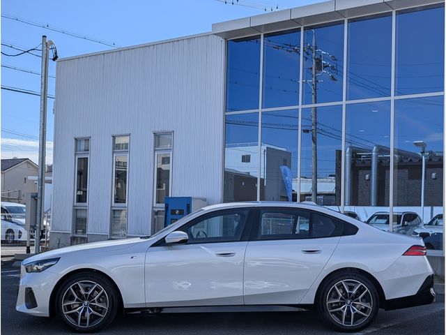 BMW 5SERIES SEDAN 2025 Image 31