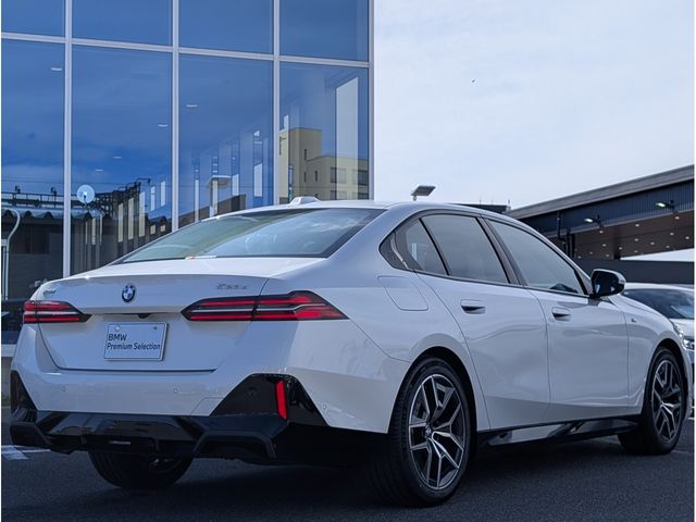 BMW 5SERIES SEDAN 2025 Image 31