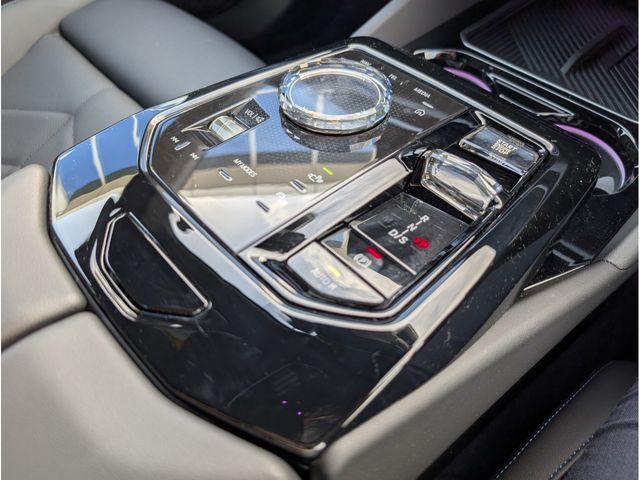 BMW 5SERIES SEDAN 2025 Image 31