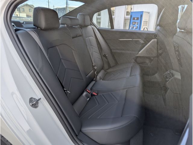 BMW 5SERIES SEDAN 2025 Image 31