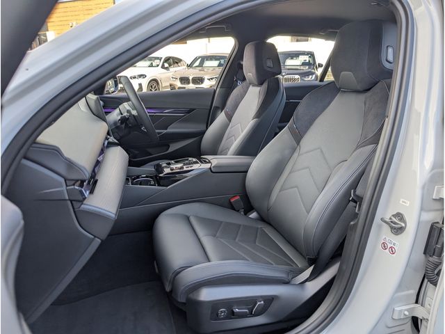 BMW 5SERIES SEDAN 2025 Image 31