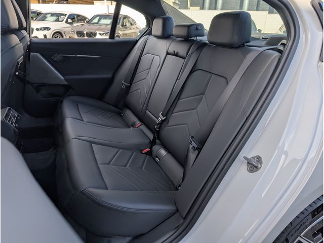 BMW 5SERIES SEDAN 2025 Image 31