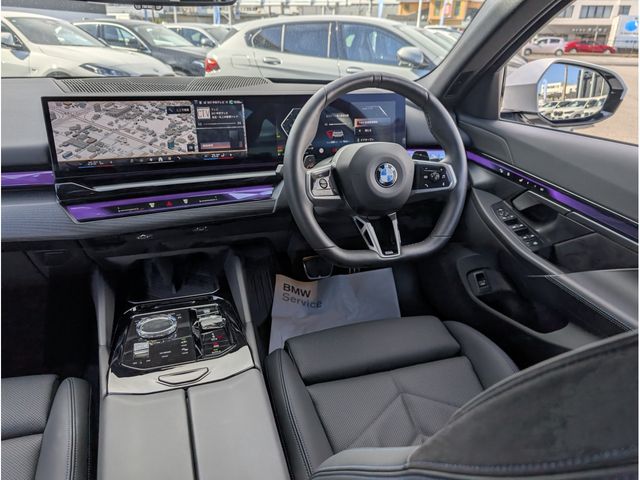BMW 5SERIES SEDAN 2025 Image 31