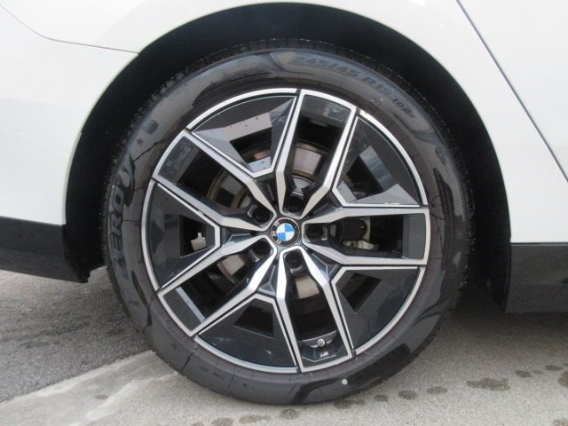 BMW 5SERIES SEDAN 2025 Image 31