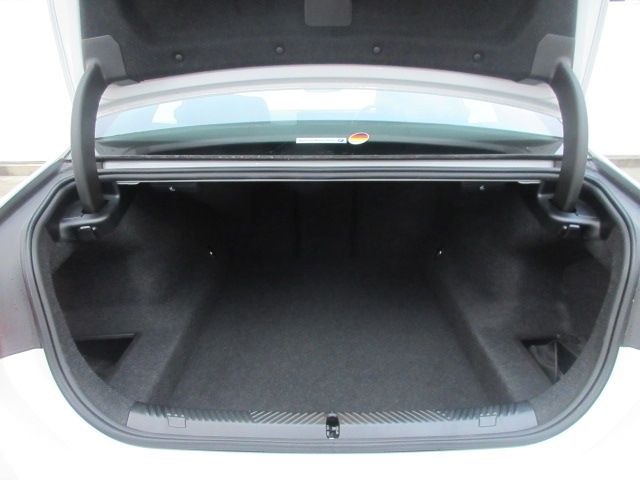 BMW 5SERIES SEDAN 2025 Image 31