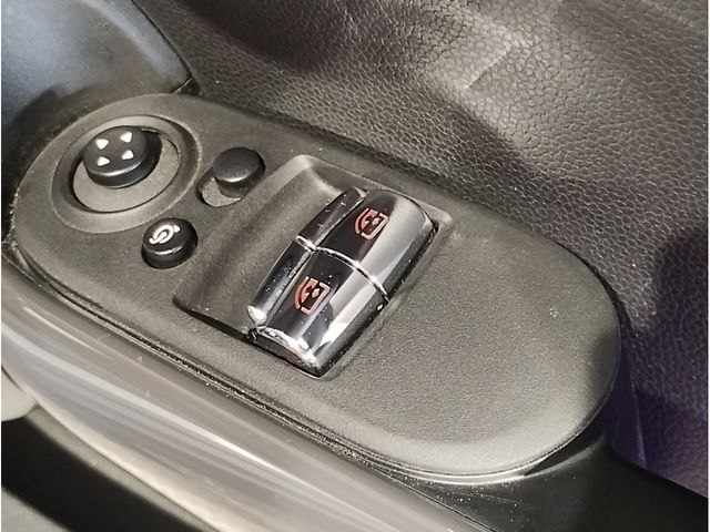 BMW MINI COOPER D 2020 Image 31