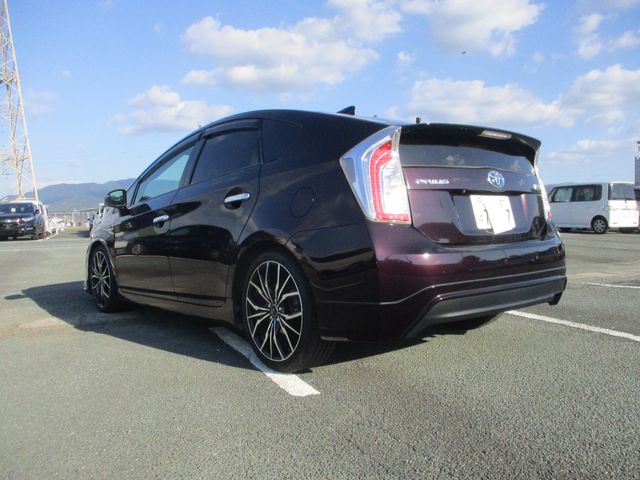 TOYOTA PRIUS 2012 Image 31