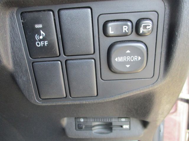 TOYOTA PRIUS 2012 Image 31