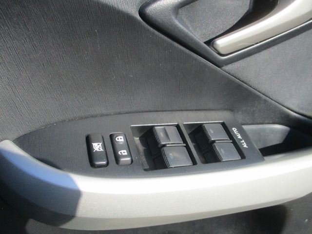 TOYOTA PRIUS 2012 Image 31