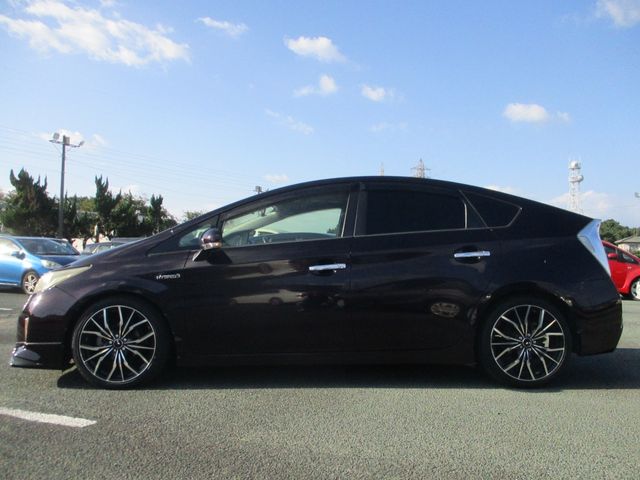 TOYOTA PRIUS 2012 Image 31