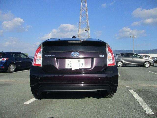 TOYOTA PRIUS 2012 Image 31