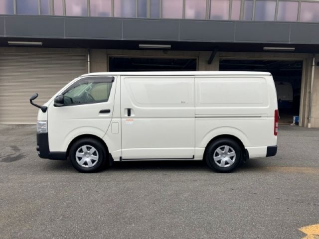 TOYOTA HIACE VAN 4WD 2017 Image 31