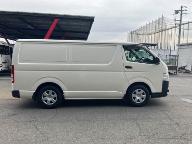TOYOTA HIACE VAN 4WD 2017 Image 31