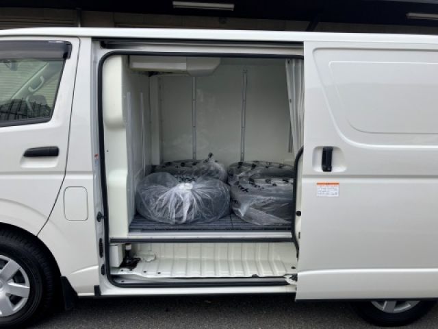 TOYOTA HIACE VAN 4WD 2017 Image 31