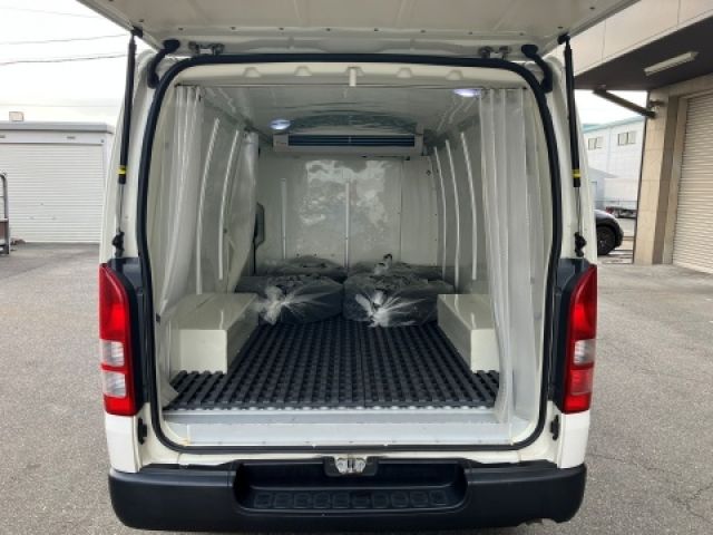 TOYOTA HIACE VAN 4WD 2017 Image 31