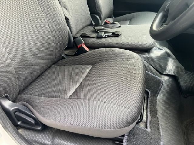 TOYOTA HIACE VAN 4WD 2017 Image 31