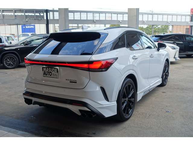 TOYOTA LEXUS RX500H 2023 Image 31