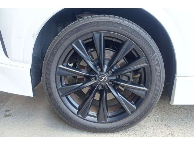 TOYOTA LEXUS RX500H 2023 Image 31