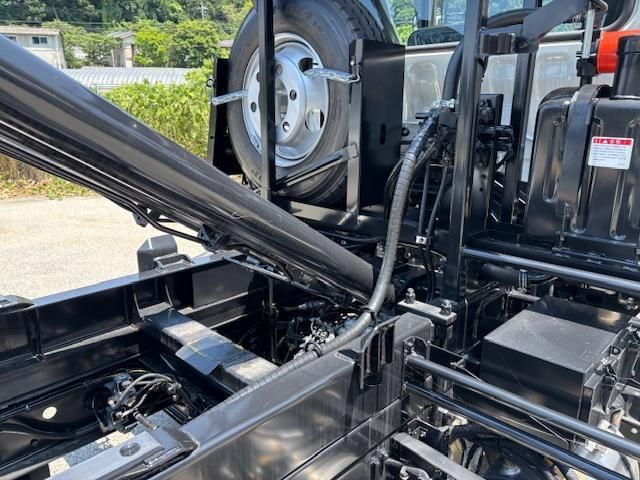 MITSUBISHI FUSOU FIGHTER 2025 Image 31