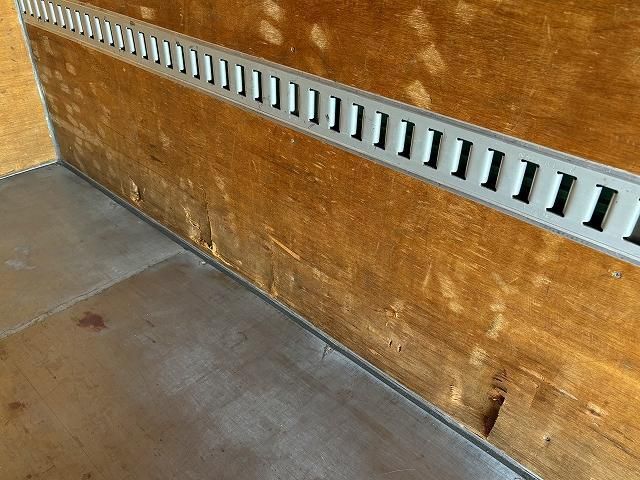 ISUZU ELF 2019 Image 31