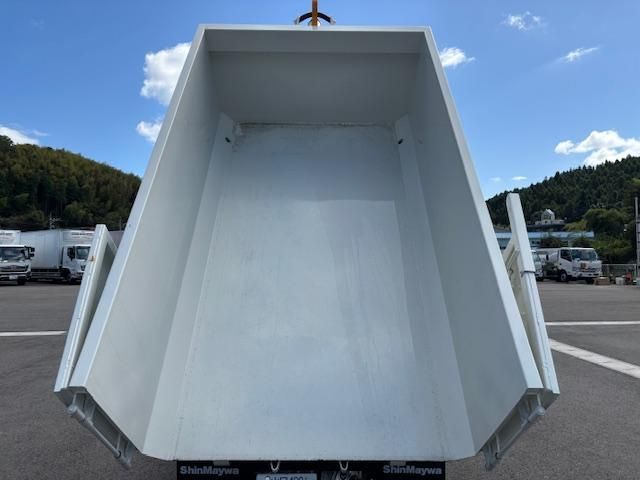 MITSUBISHI CANTER 2025 Image 31