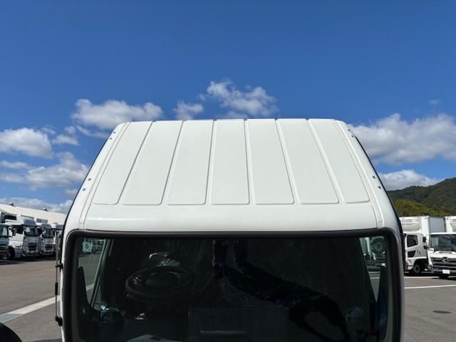 MITSUBISHI CANTER 2025 Image 31