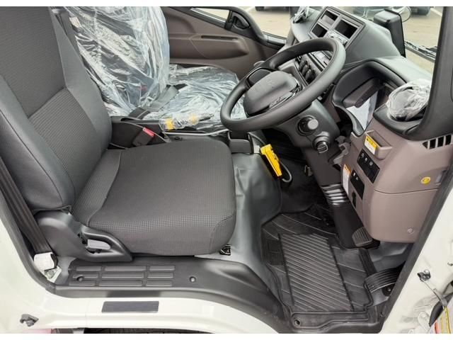 MITSUBISHI CANTER 2025 Image 31