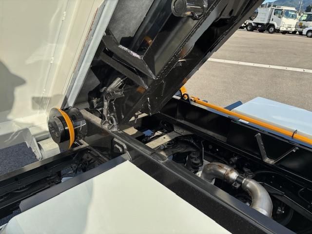 MITSUBISHI CANTER 2025 Image 31