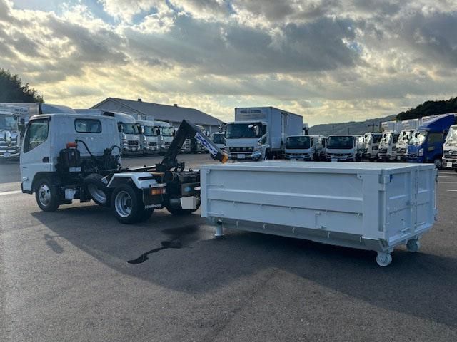 MITSUBISHI CANTER 2025 Image 31