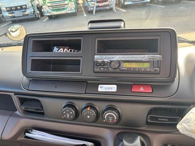 MITSUBISHI CANTER 2025 Image 31