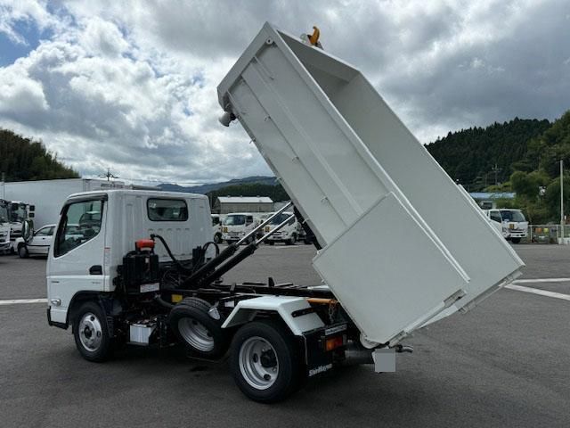 MITSUBISHI CANTER 2025 Image 31