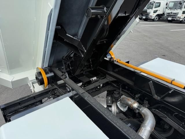 MITSUBISHI CANTER 2025 Image 31