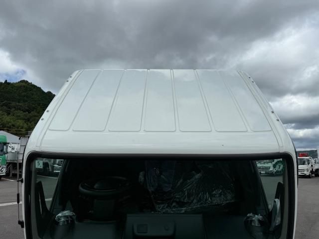 MITSUBISHI CANTER 2025 Image 31