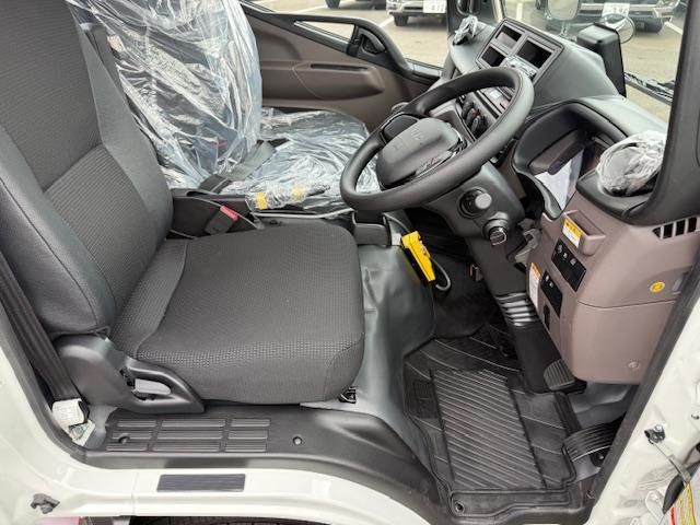 MITSUBISHI CANTER 2025 Image 31