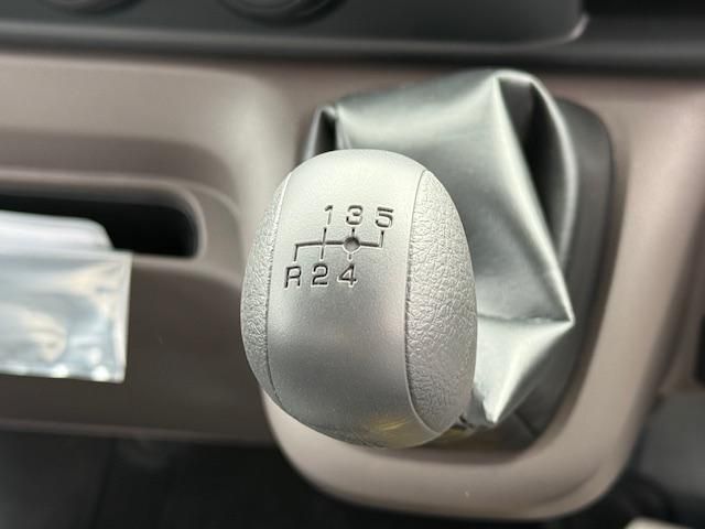 MITSUBISHI CANTER 2025 Image 31