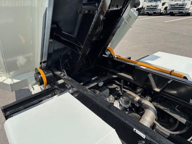 MITSUBISHI CANTER 2025 Image 31