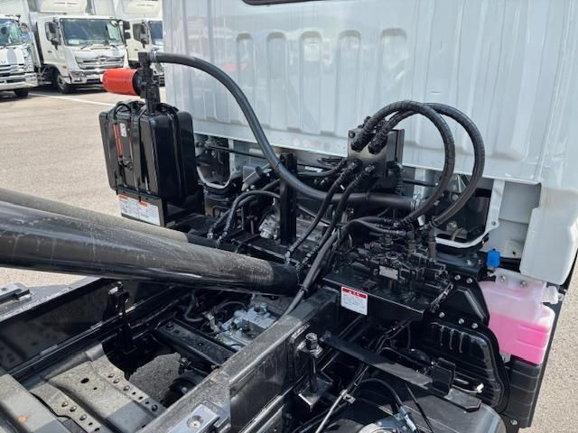 MITSUBISHI CANTER 2025 Image 31