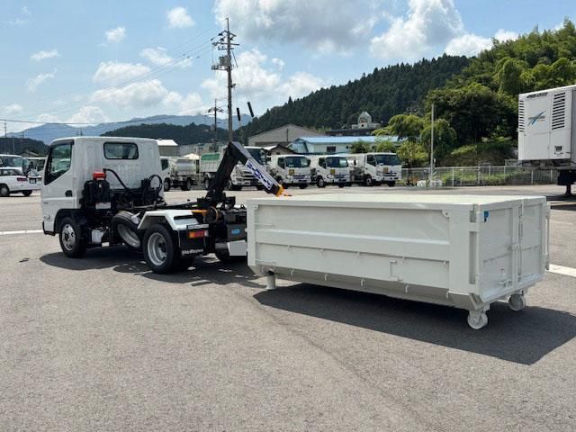 MITSUBISHI CANTER 2025 Image 31