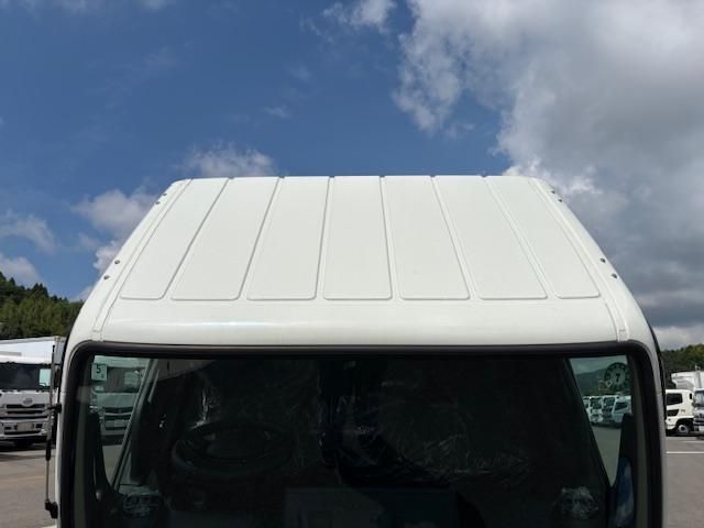 MITSUBISHI CANTER 2025 Image 31