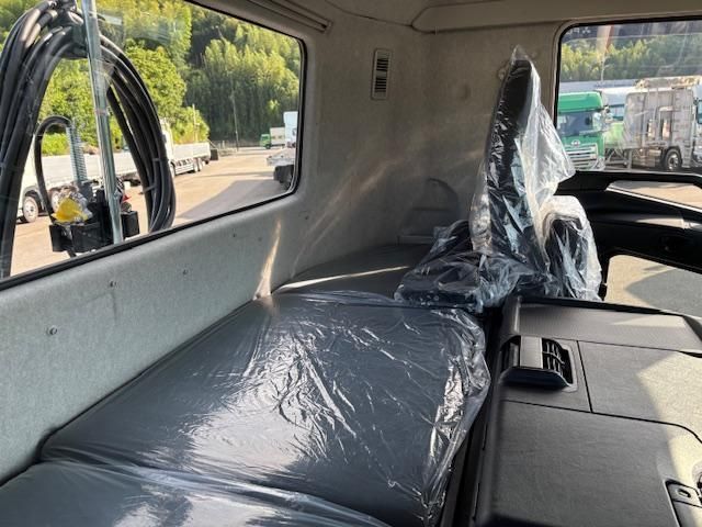 MITSUBISHI FUSOU SUPER GREAT 2025 Image 31