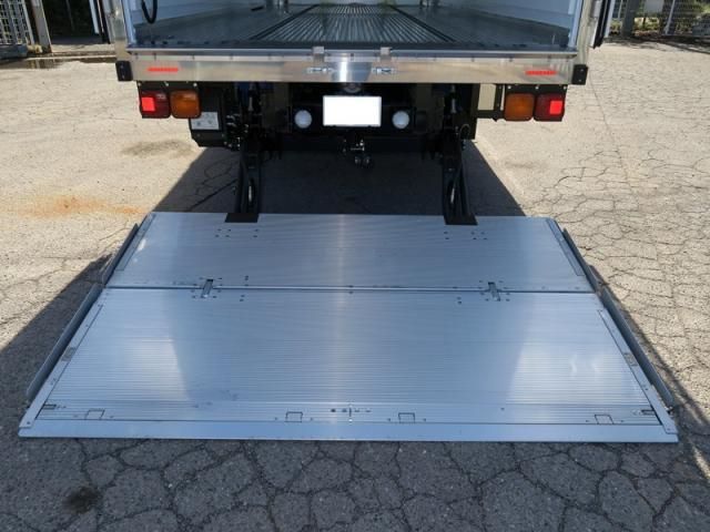 MITSUBISHI FUSOU FIGHTER 2025 Image 31