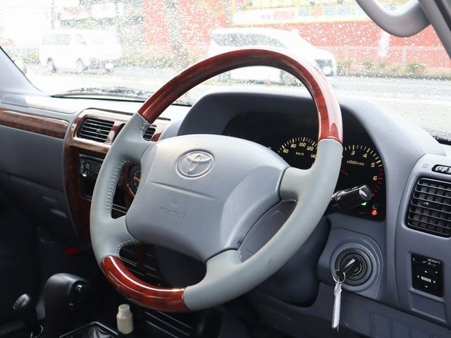 TOYOTA LANDCRUISER PRADO 2000 Image 31