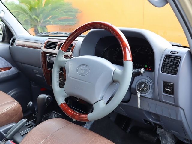 TOYOTA LANDCRUISER PRADO 2000 Image 31
